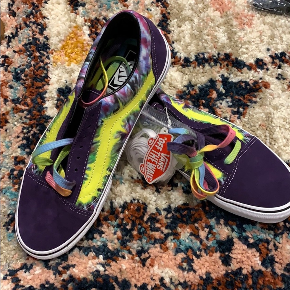 Men’s size 10 Old Skool Vans.